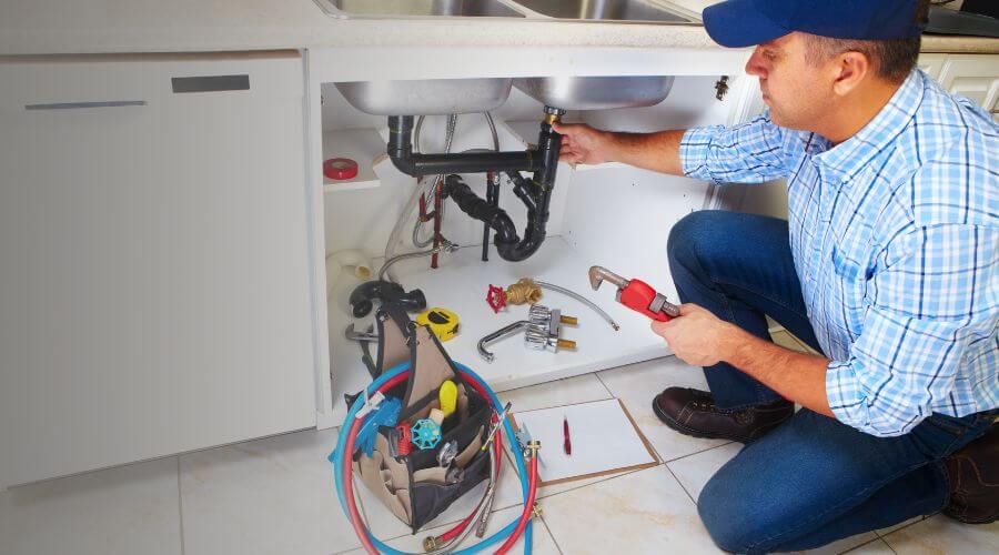 Expert burst pipe repair services in Pocahontas, IL